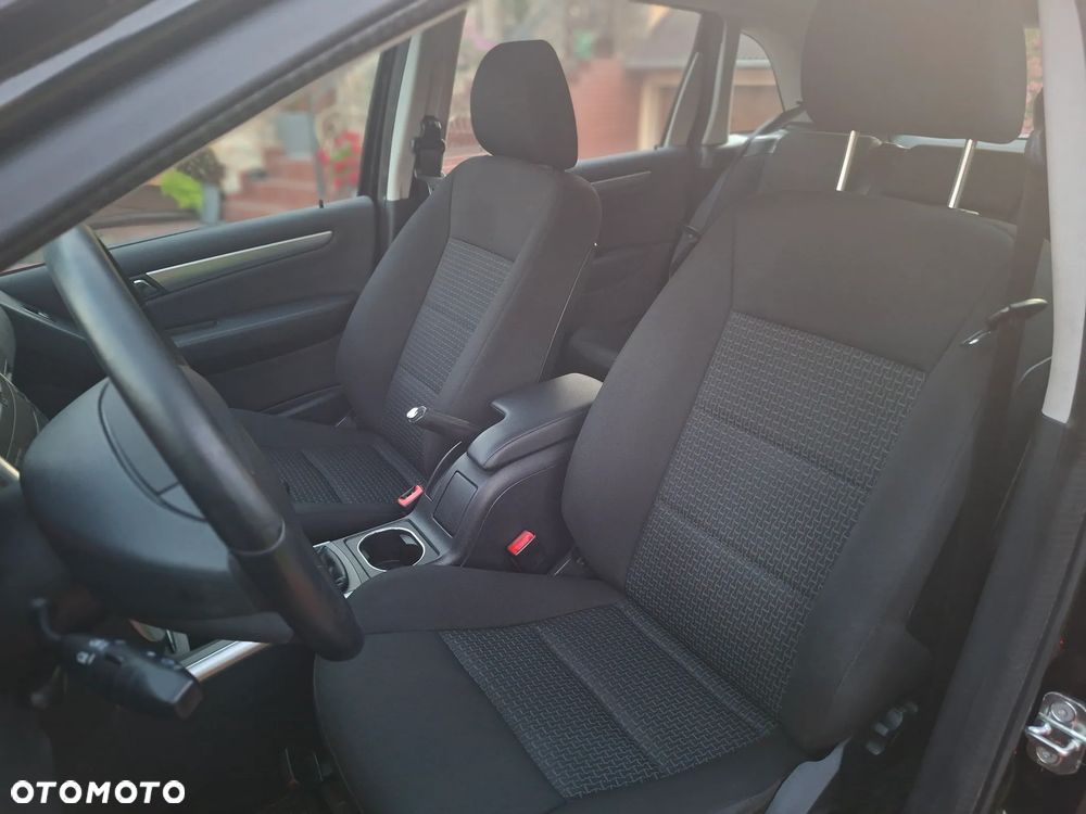 Mercedes-Benz Klasa B 180 BlueEFFICIENCY - 18