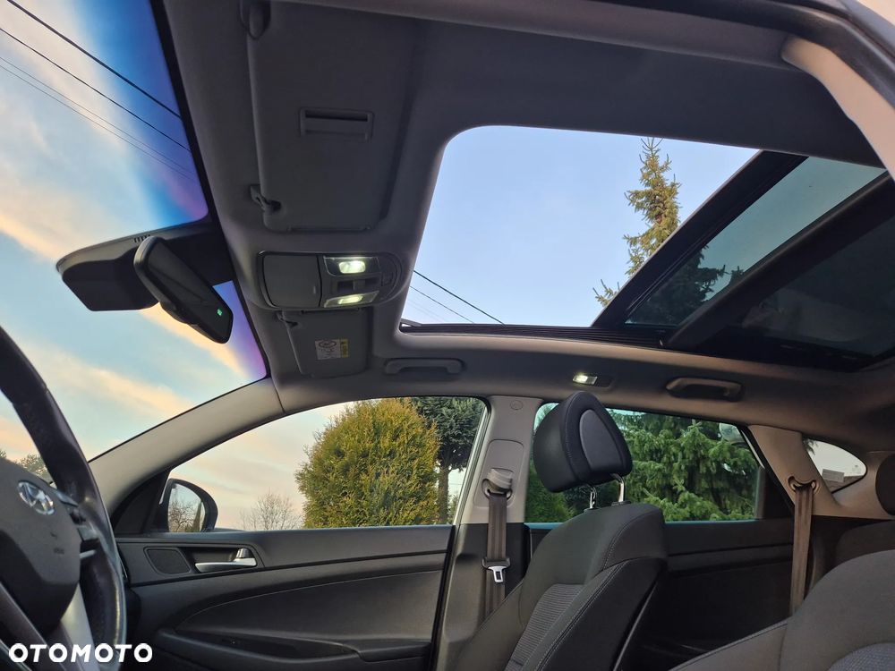 Hyundai Tucson 2.0 CRDI BlueDrive Style 2WD - 25