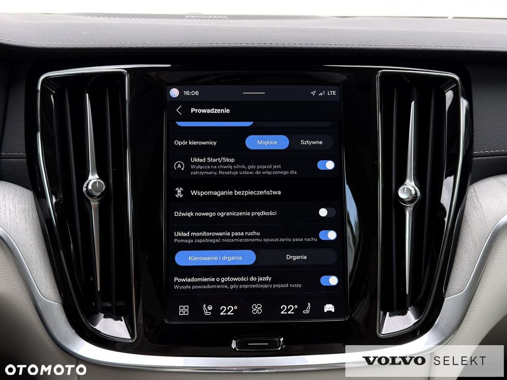 Volvo V60 Cross Country - 37
