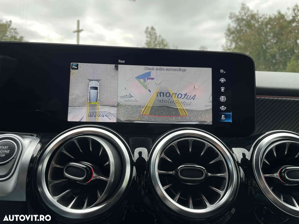 Mercedes-Benz GLB - 17