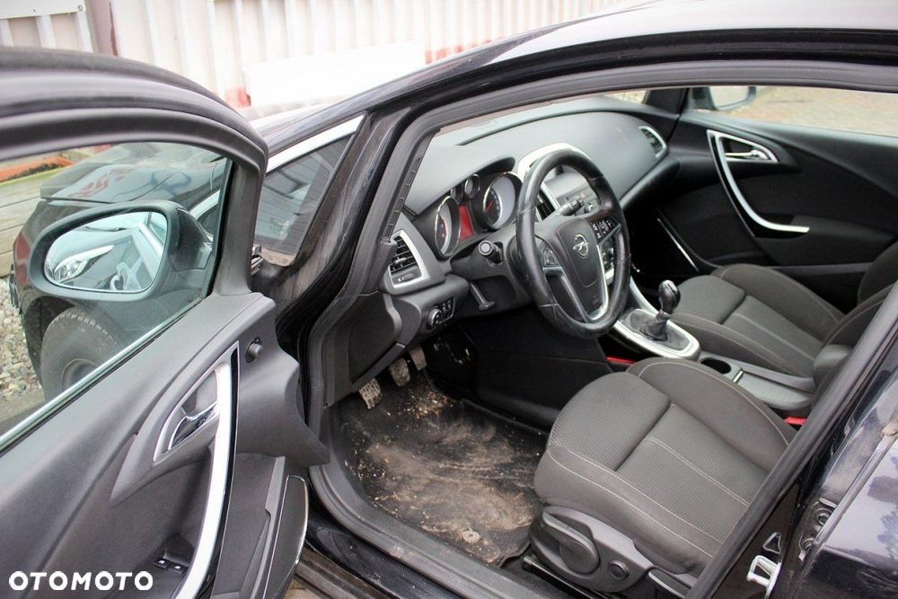 Opel Astra J 2010 1.4i A14NEL Kombi (MASKA, ZDERZAK, LAMPA, BŁOTNIK, DRZWI, SZYBA, FOTEL) - 6