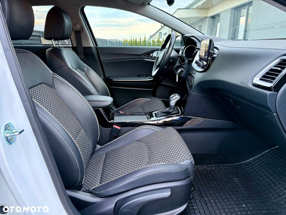 Kia Ceed 1.5 T-GDI L Business Line DCT - 17