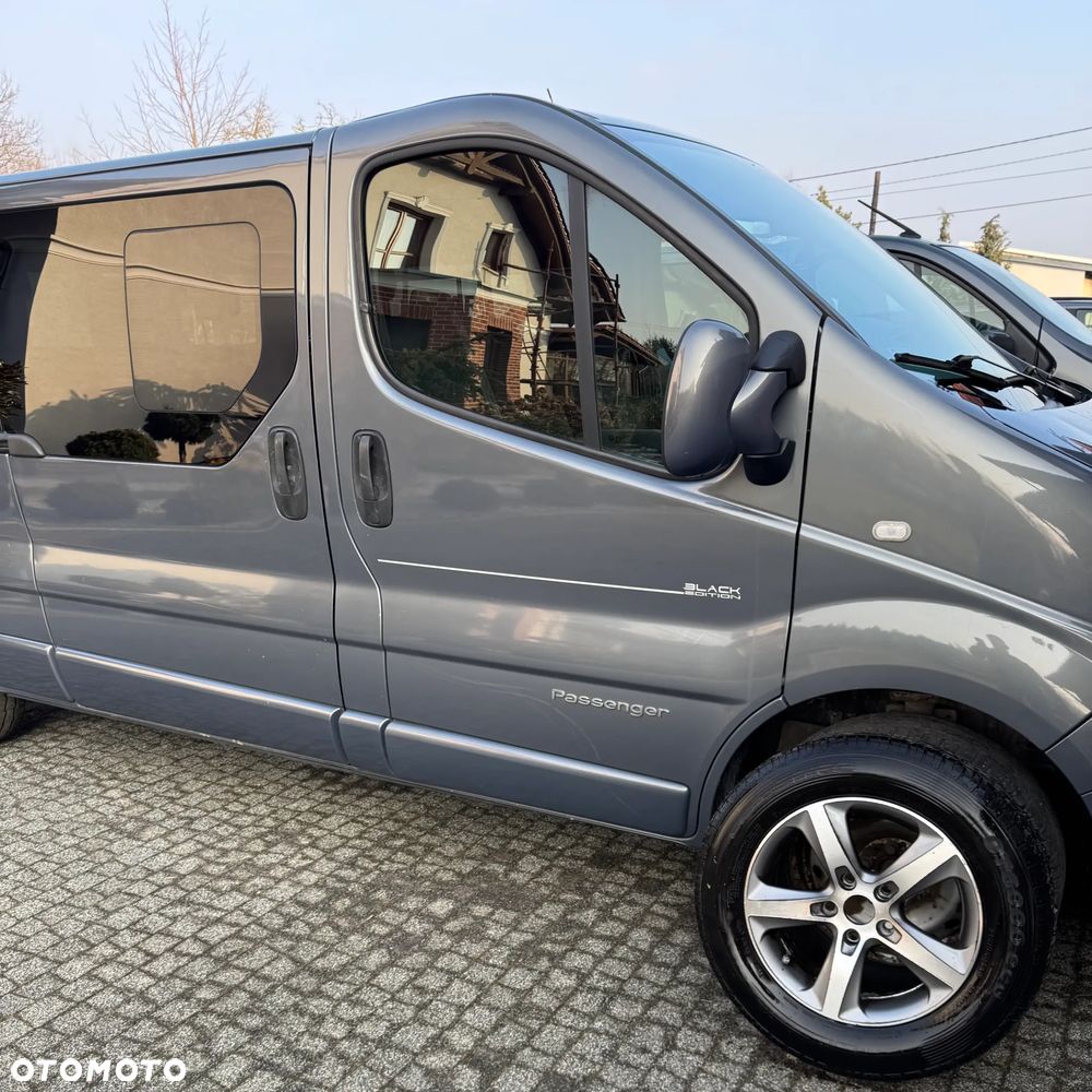 Renault Trafic Grand Passenger Black Edition - 27