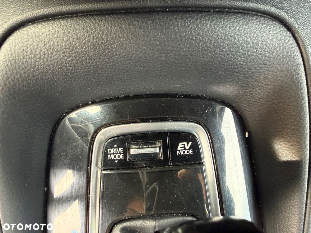 Toyota Corolla 1.8 Hybrid Comfort - 16