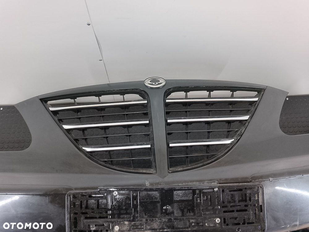 ZDERZAK PRZÓD SSANGYONG RODIUS - 2