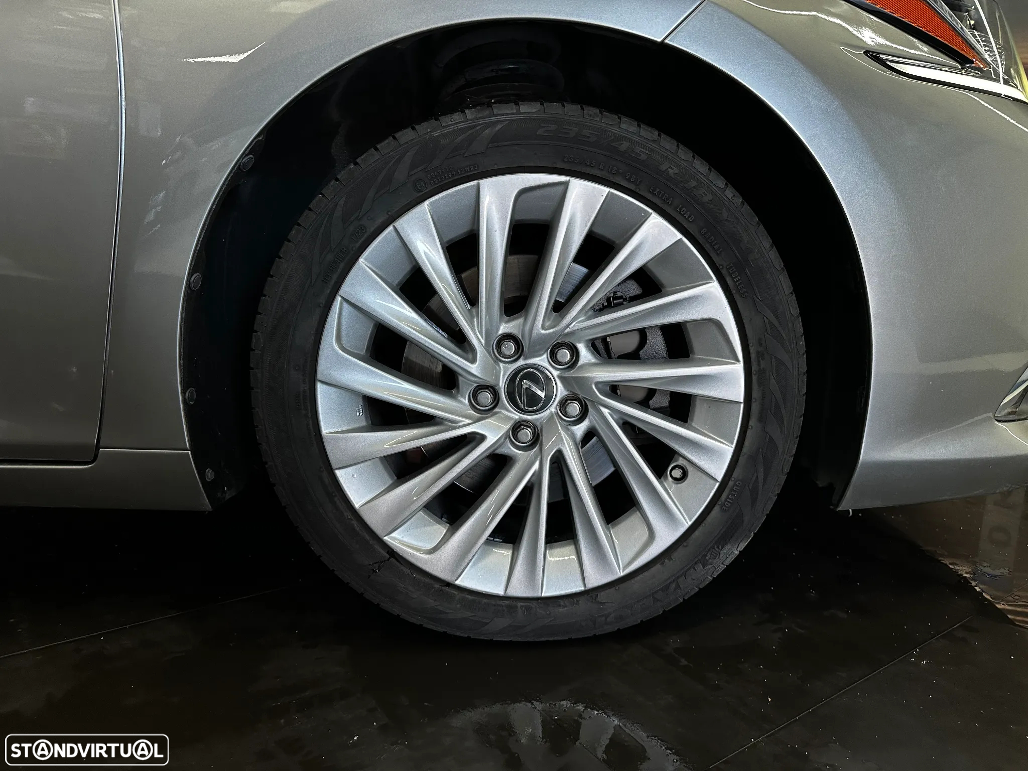 Lexus ES 300h Executive+ - 9