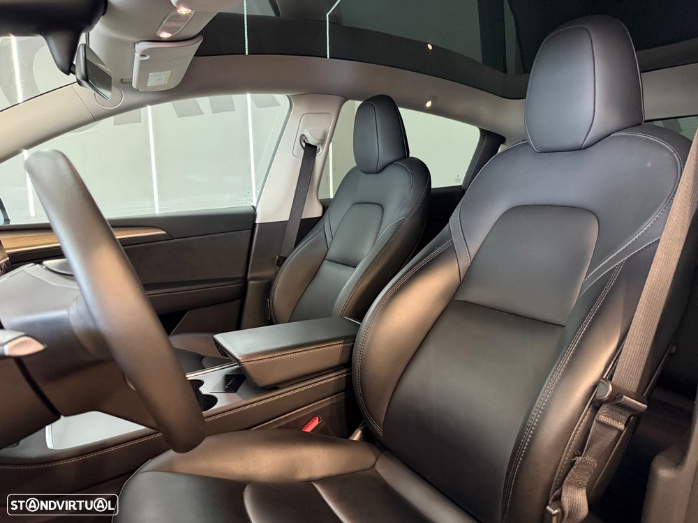 Tesla Model Y Standard RWD - 3