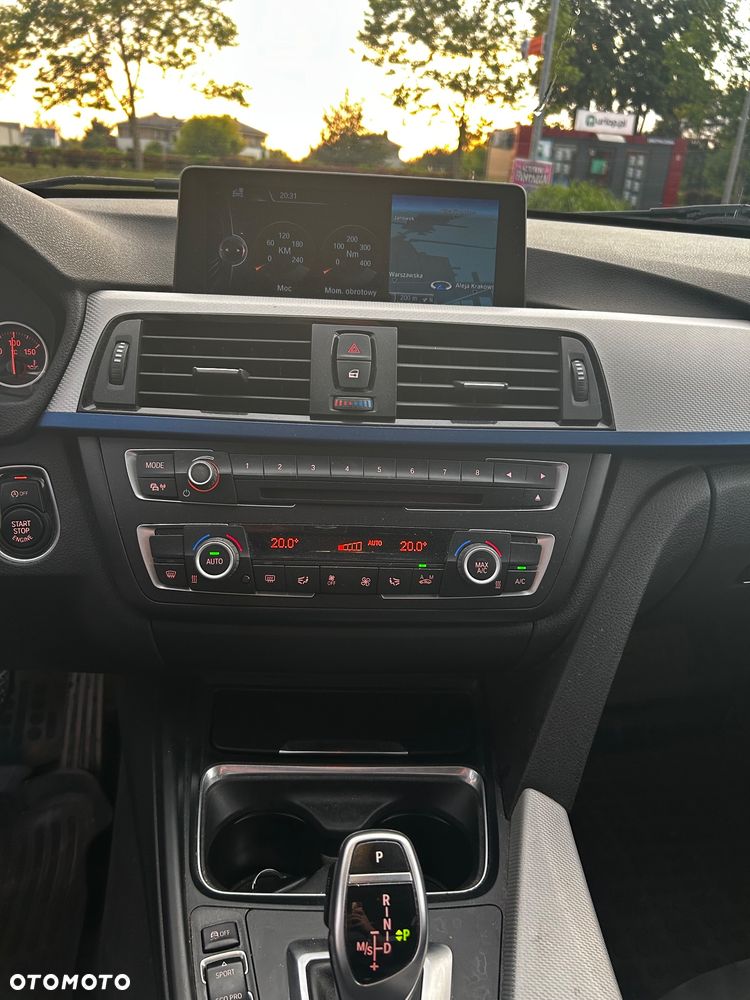BMW Seria 3 320d xDrive - 6