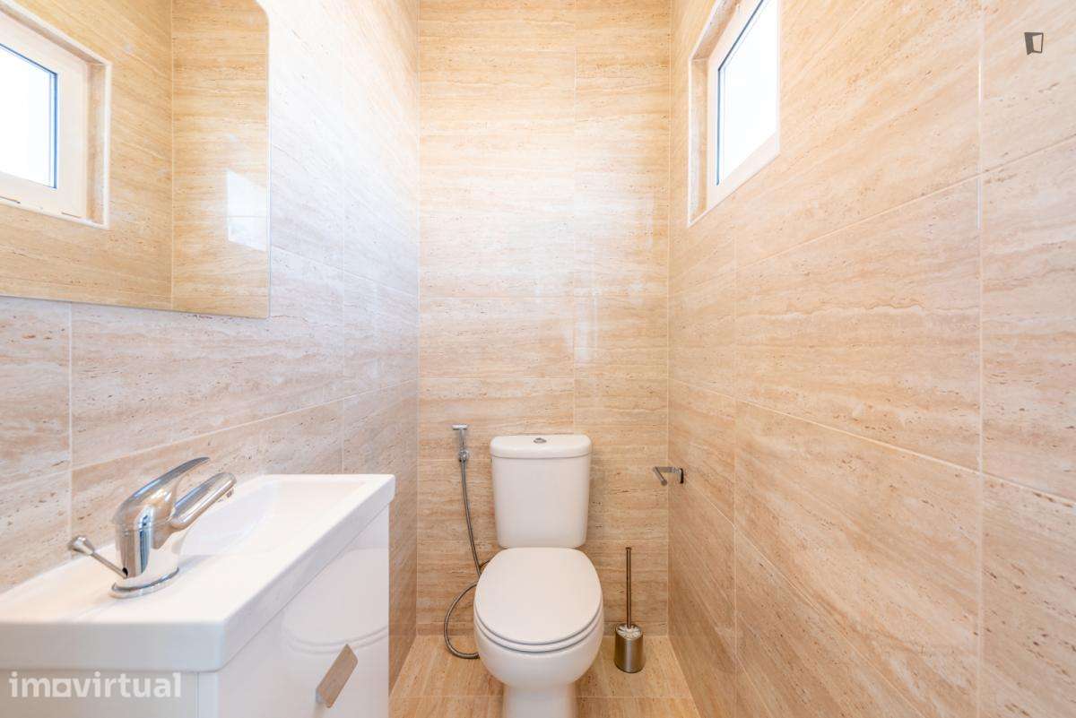 Quarto - localizado em Mouraria Lisbon - Grande imagem: 3/12