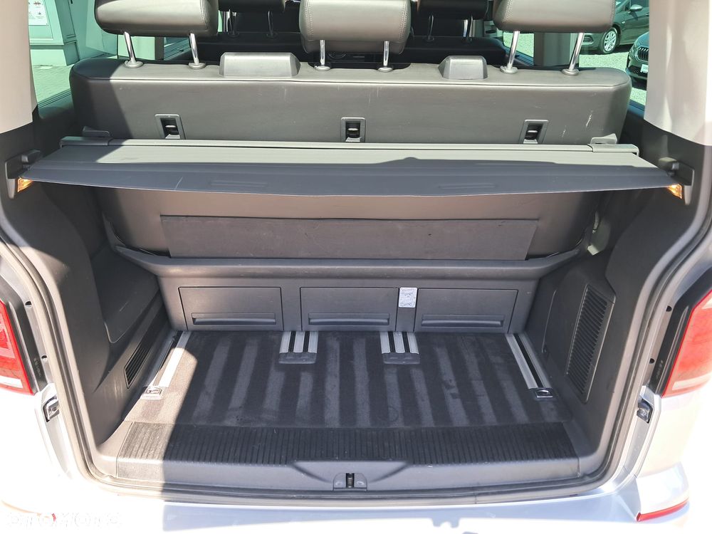 Volkswagen Multivan - 12