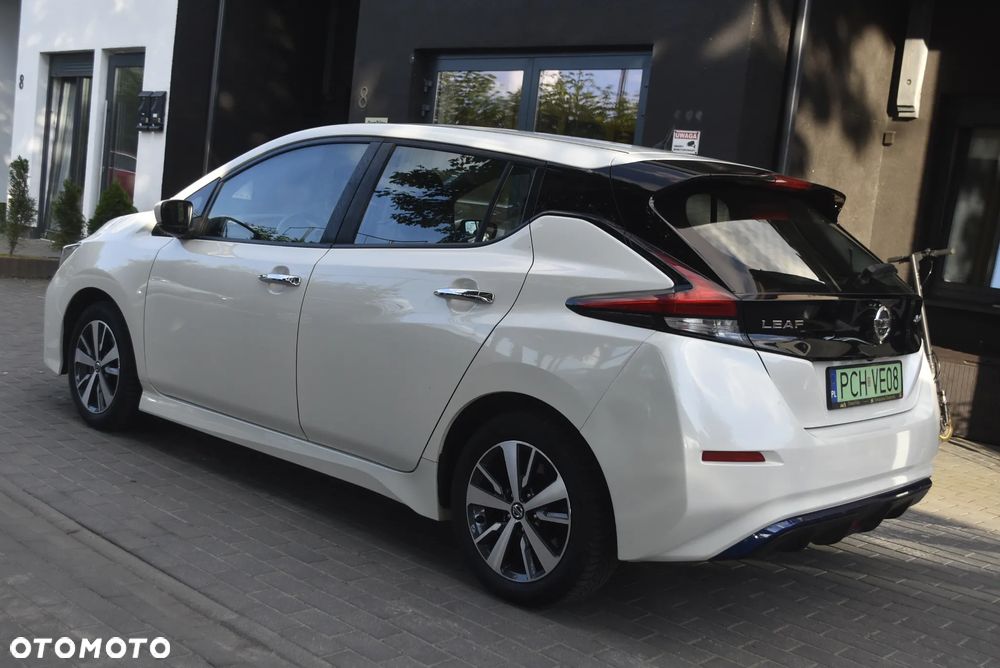 Nissan Leaf - 4