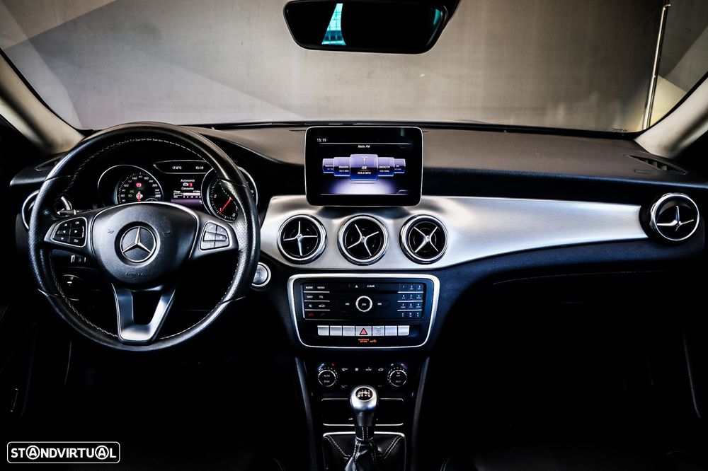 Mercedes-Benz GLA 180 d Urban - 26