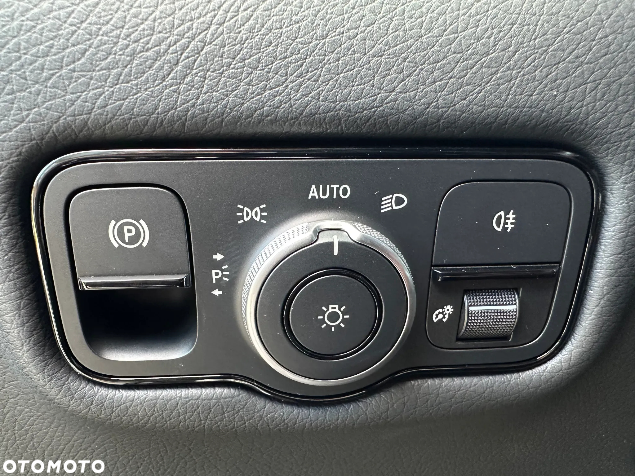 Mercedes-Benz Klasa V 300 d 4-Matic Exclusive 9G-Tronic (d³ugi) - 16