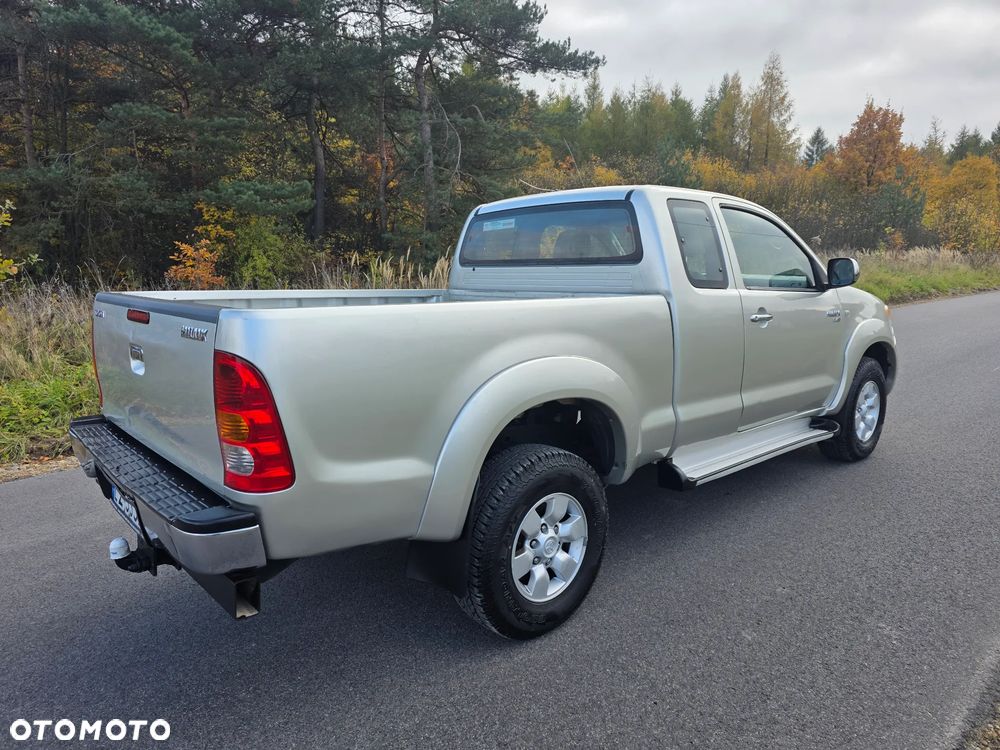 Toyota Hilux - 10