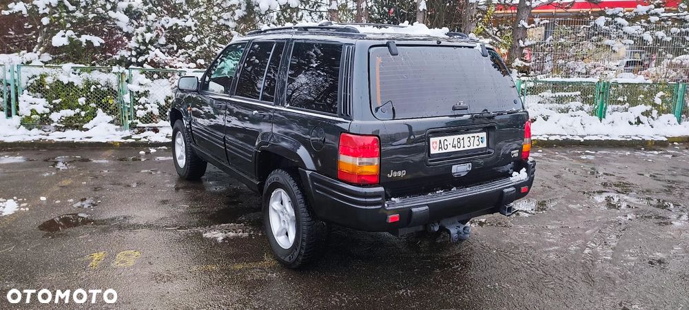 Jeep Grand Cherokee - 22