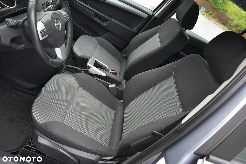 Opel Zafira - 22