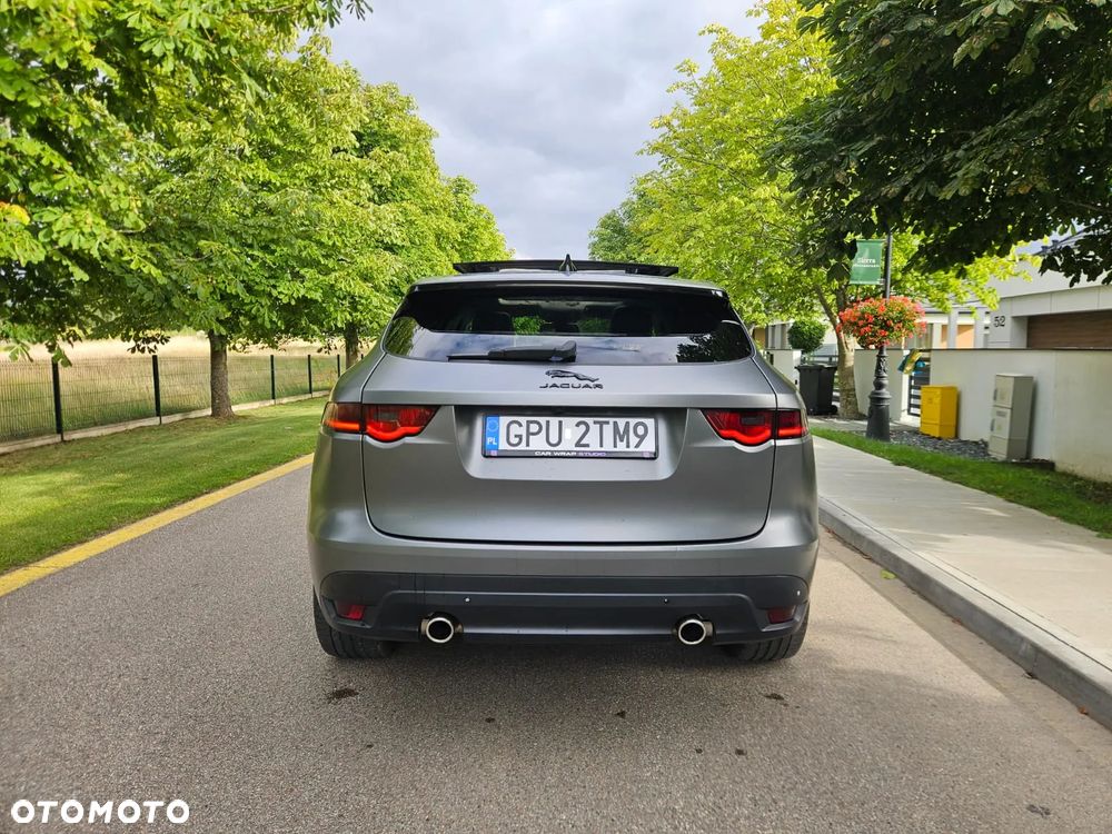 Jaguar F-Pace - 10
