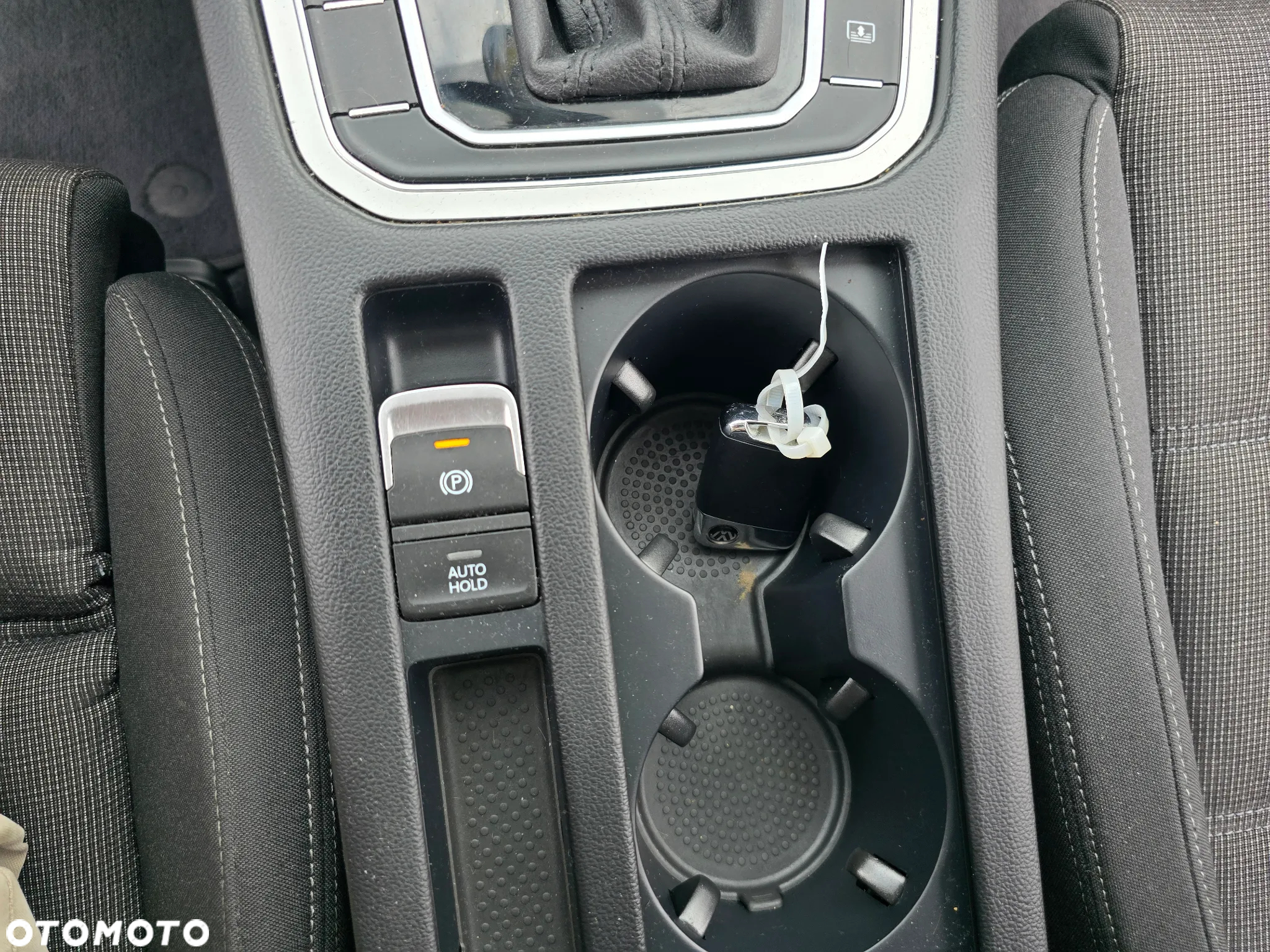 Volkswagen Passat - 36