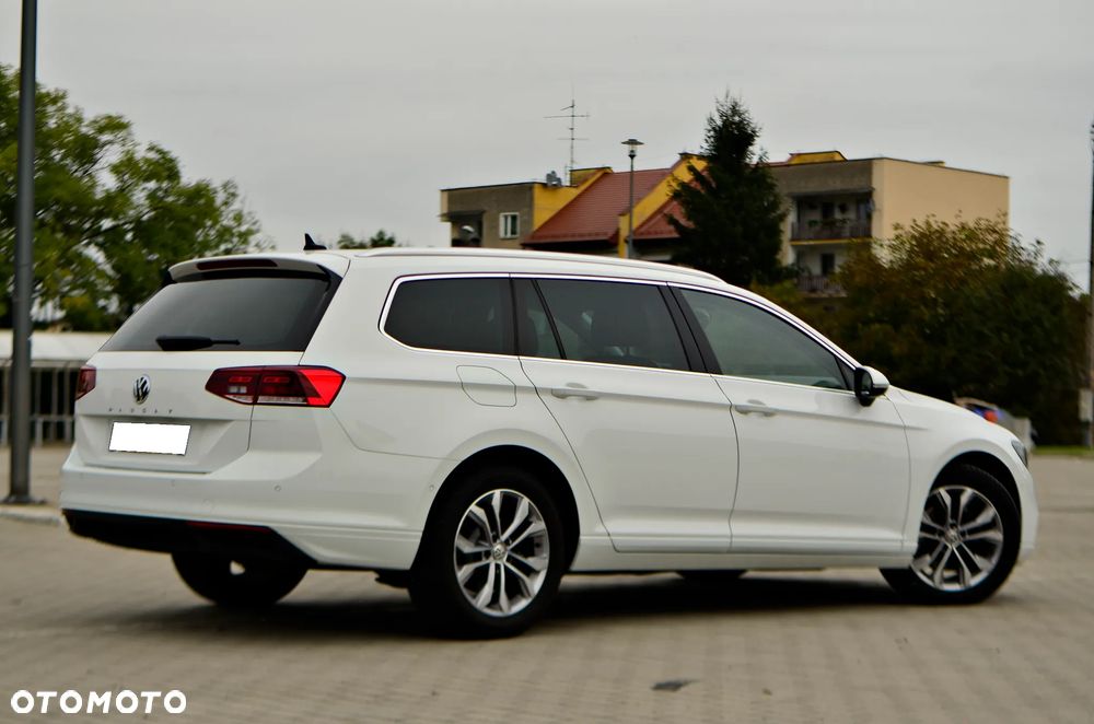 Volkswagen Passat - 12