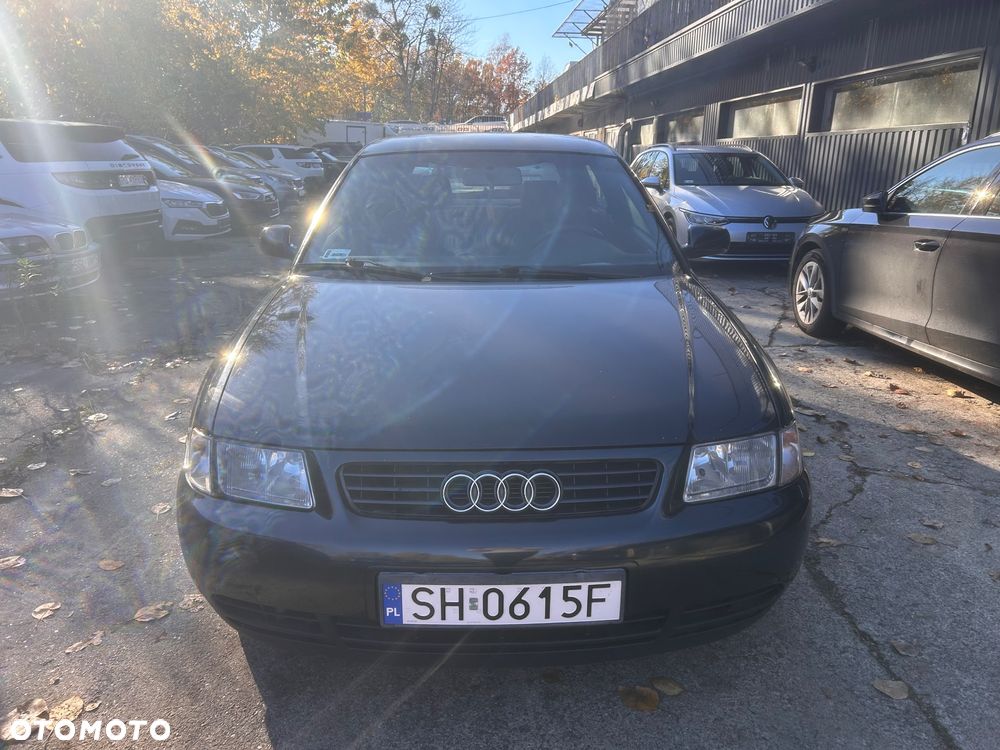 Audi A3 3-drzwiowe 1.6 Ambiente - 2