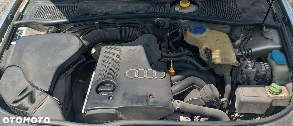 Audi A4 Limousine - 12