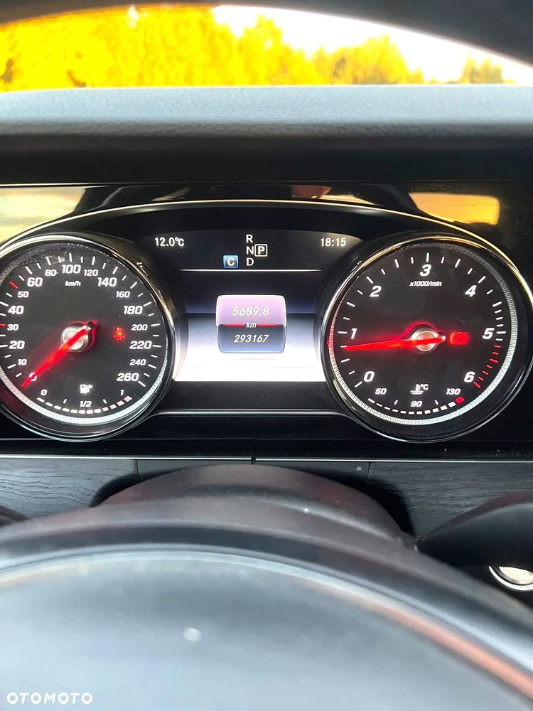 Mercedes-Benz Klasa E 220 d 4-Matic Business Edition 9G-TRONIC - 9