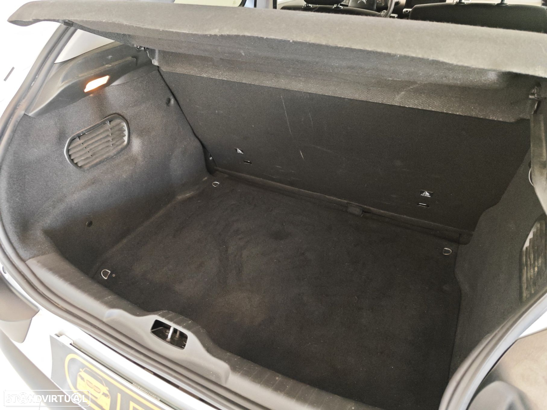 Citroën C4 Cactus 1.2 PureTech Shine - 35