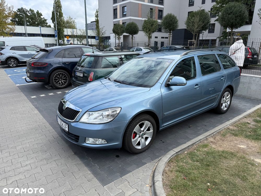 Skoda Octavia 1.6 TDI Ambiente - 2