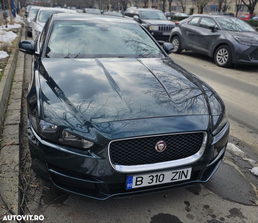 Jaguar XE 2.0 Prestige - 1