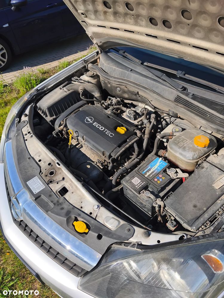 Opel Astra 1.6 Essentia - 12