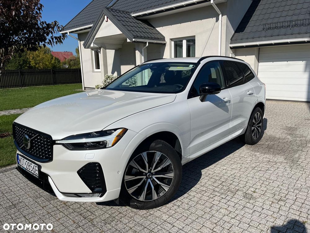 Volvo XC 60 B5 B AWD Plus Dark - 21