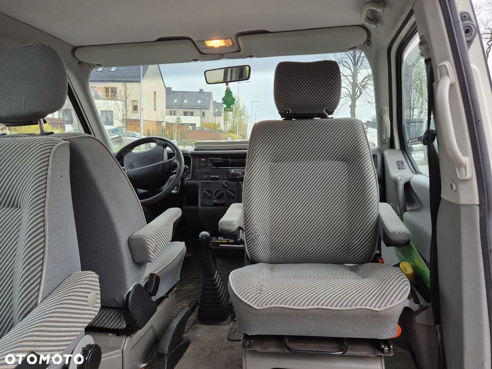 Volkswagen Multivan Standard - 18