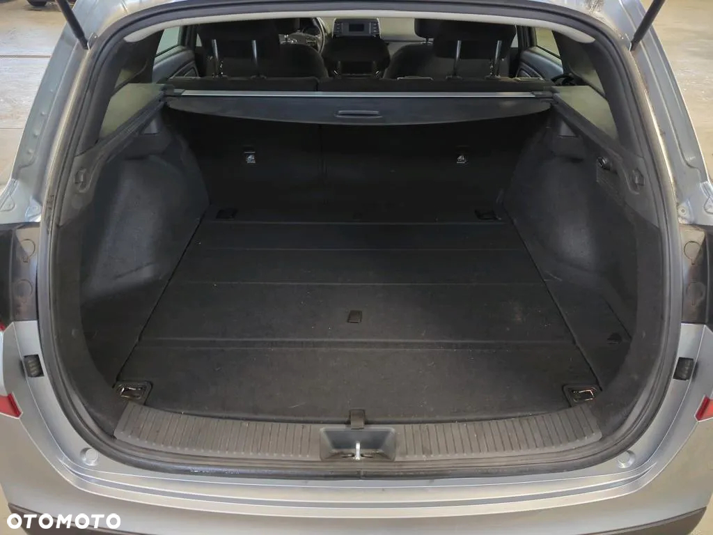 Hyundai i30 1.5 DPI Classic + - 13