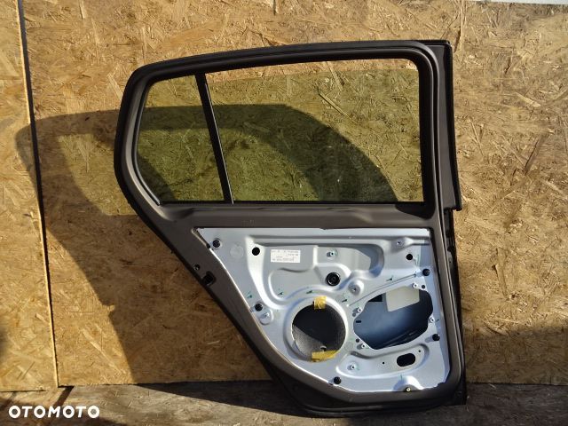 DRZWI LEWE LEWY TYŁ  VW GOLF V 1.4 16V HB 5D 03- - 8