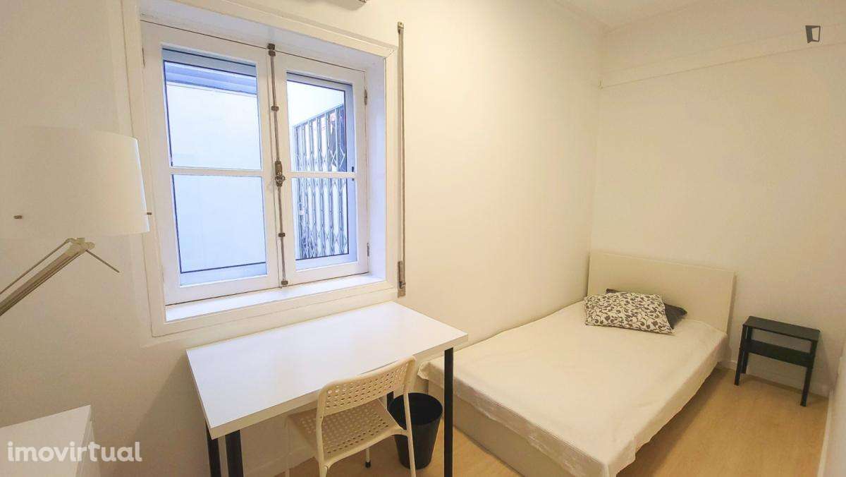 Quarto - localizado em Rio Tinto Porto - Grande imagem: 3/53