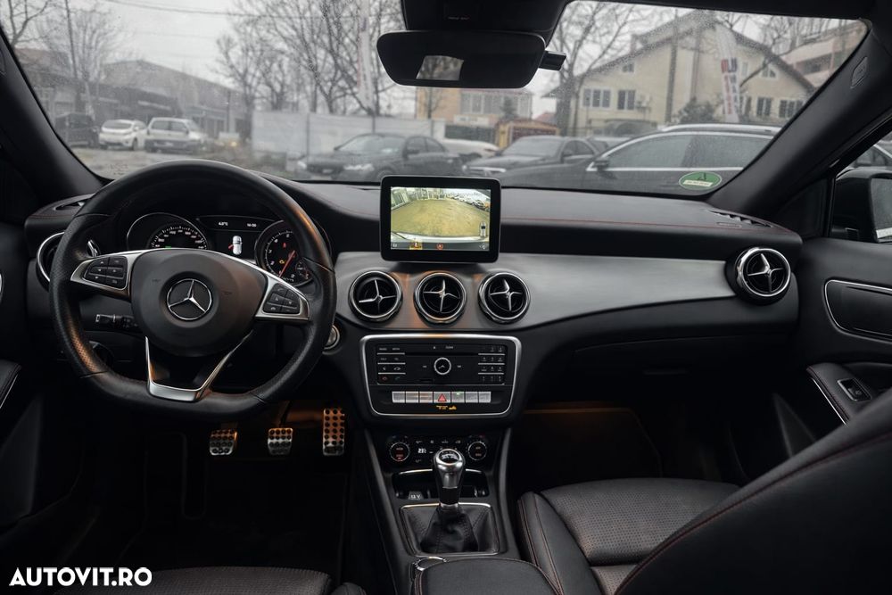 Mercedes-Benz GLA 200 - 10