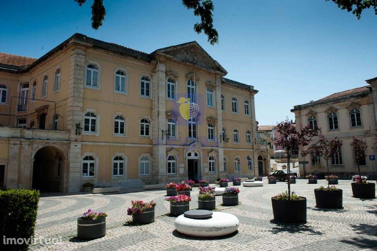 Venha conhecer este fantástico prédio composto por 9 escritórios - Grande imagem: 4/6