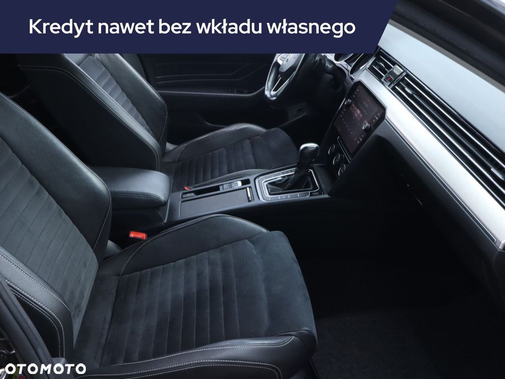 Volkswagen Passat Variant - 11