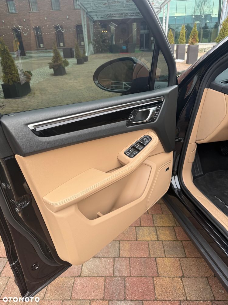 Porsche Macan - 8