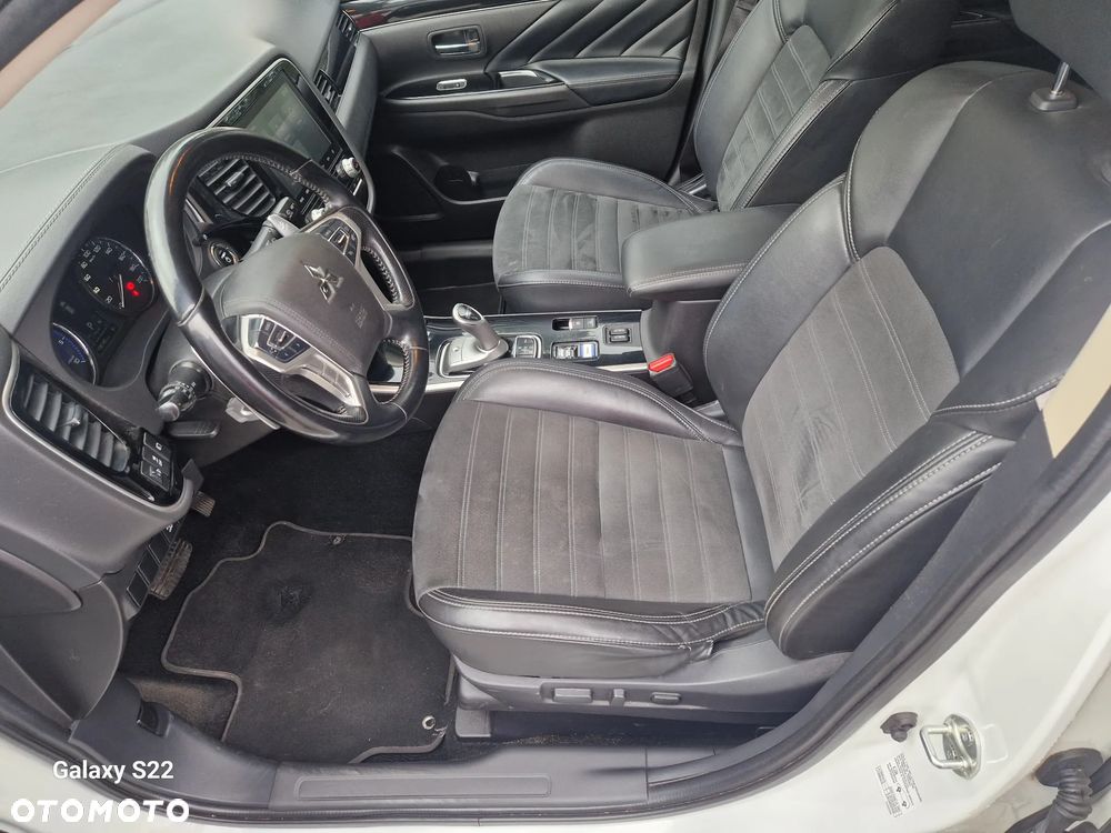 Mitsubishi Outlander - 18