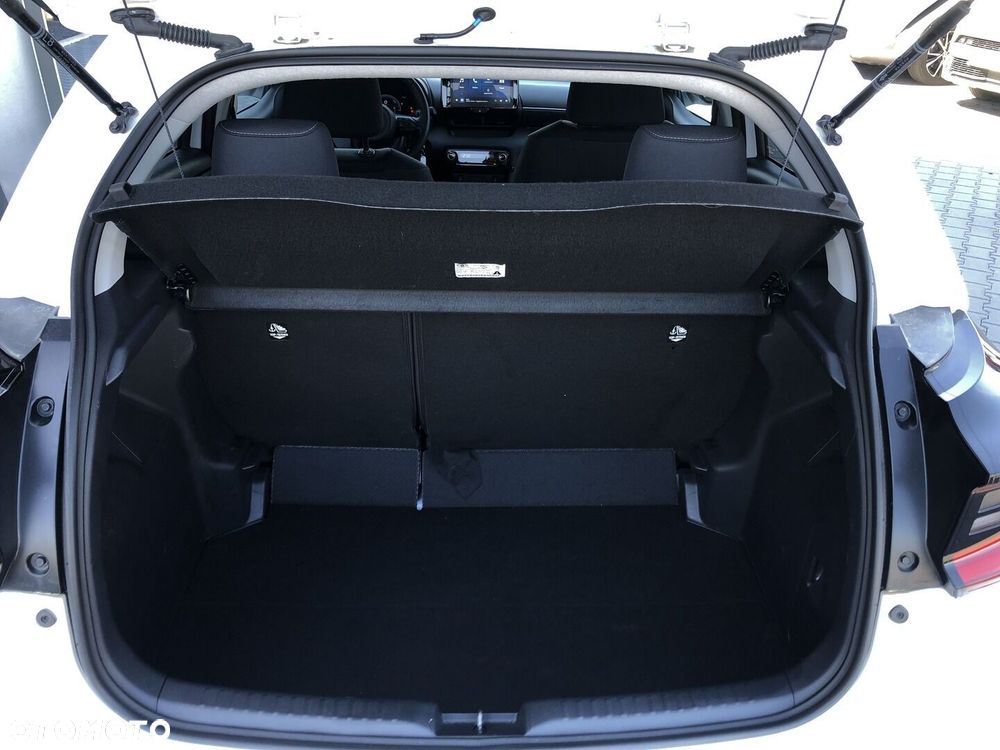 Toyota Yaris Hybrid 1.5 Style - 17