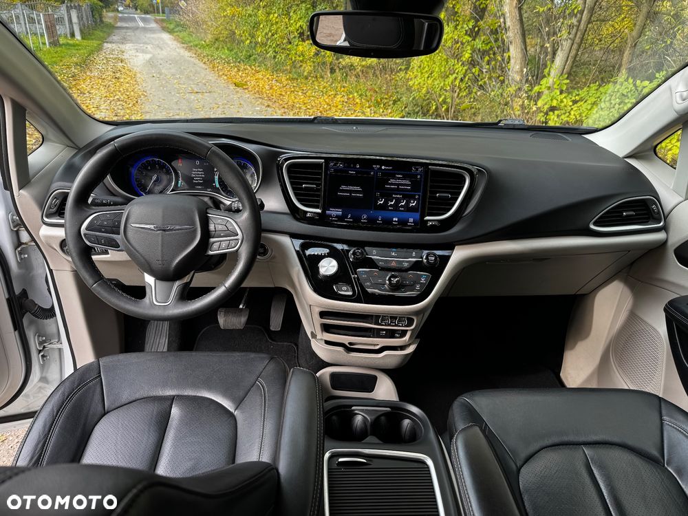 Chrysler Pacifica - 14