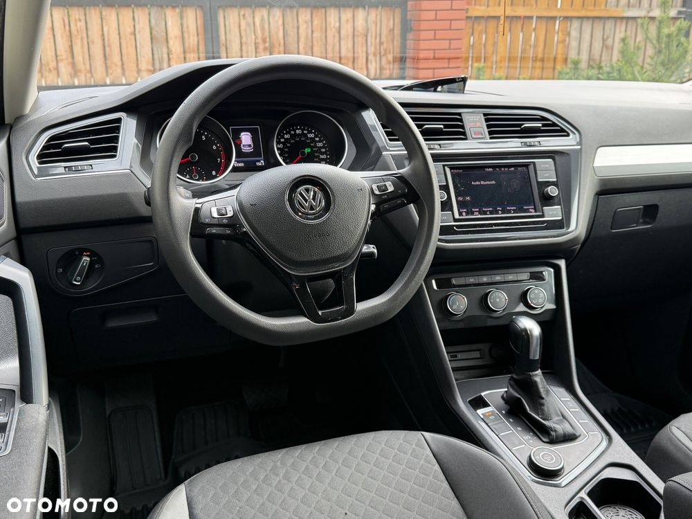 Volkswagen Tiguan - 10