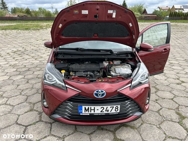 Toyota Yaris Hybrid 100 Life - 30