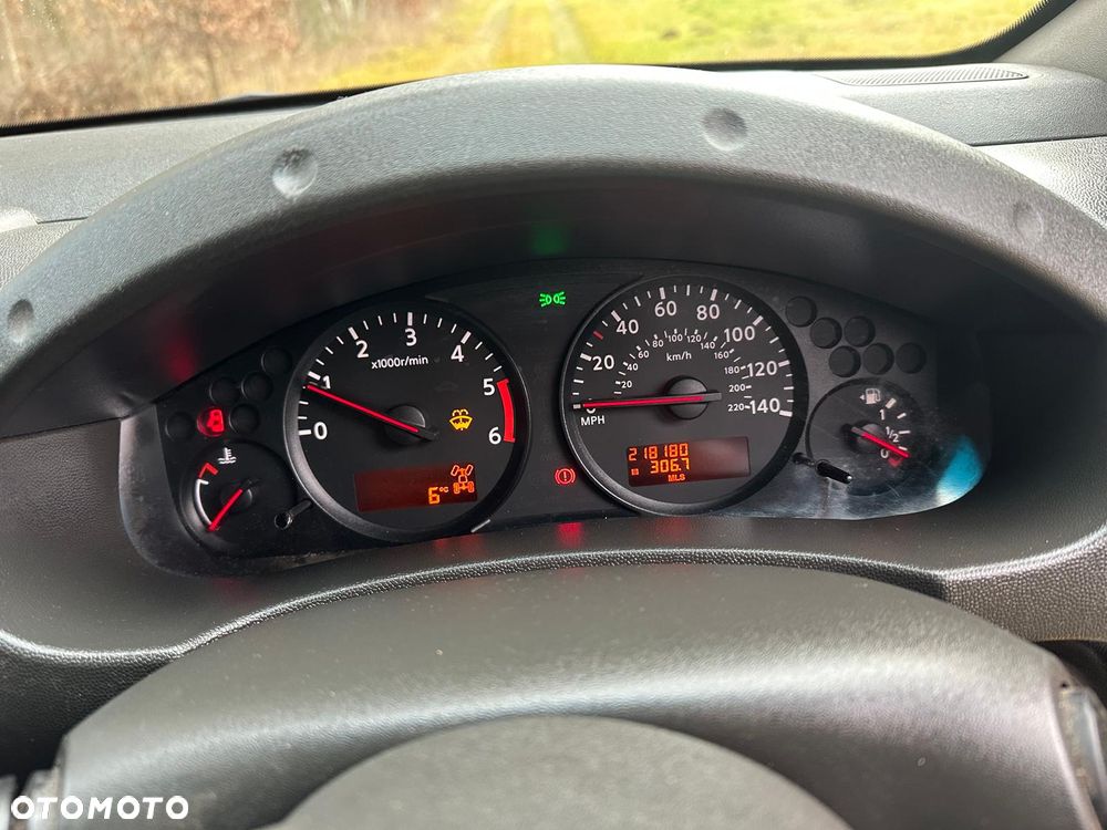 Nissan Navara LE - 12