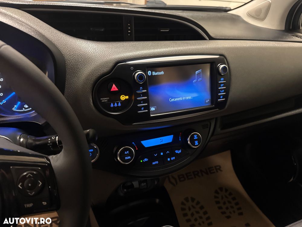 Toyota Yaris 1.5 VVT-i HSD Luna - 23