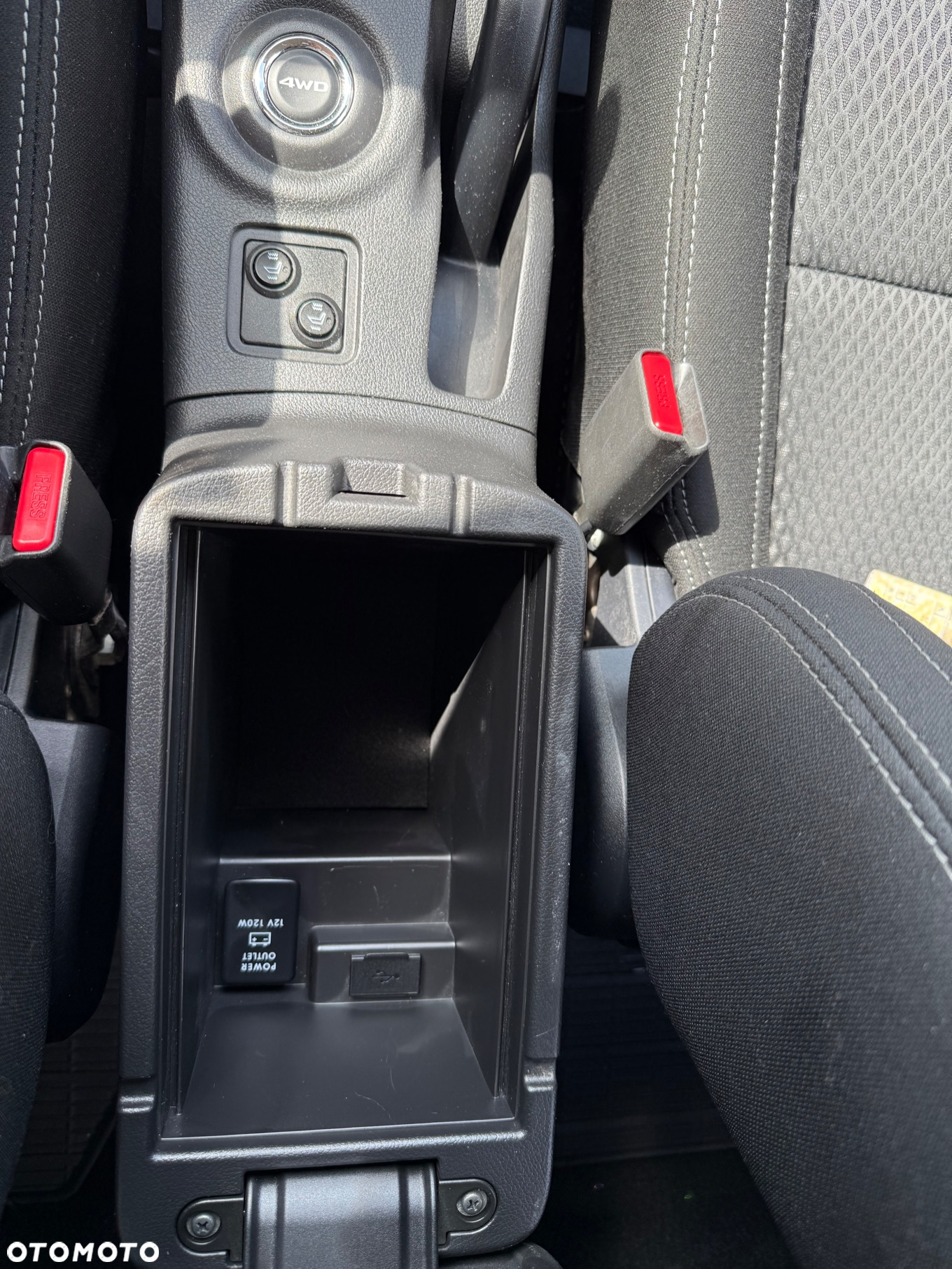 Mitsubishi Outlander 2.0 Instyle + 4WD CVT - 25
