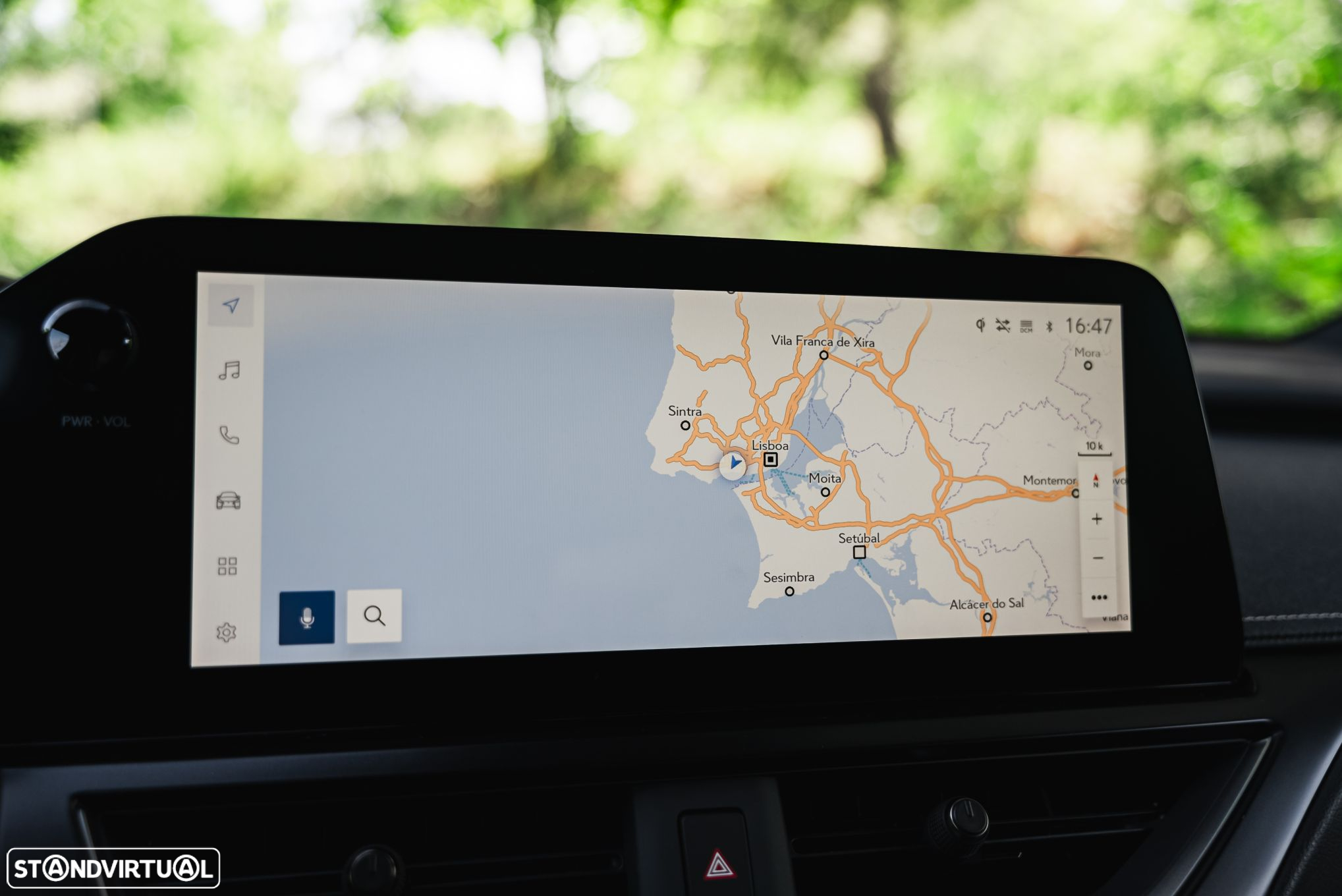 Lexus ux-250h - 26
