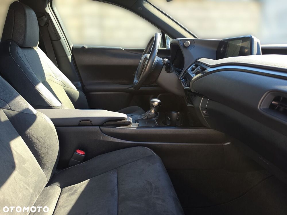 Lexus UX 200 Optimum 2WD - 18