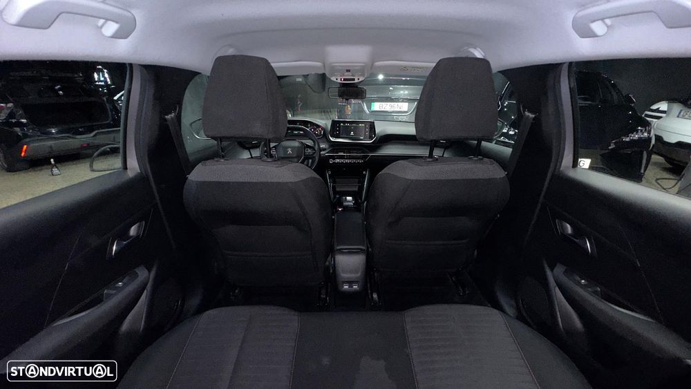 Peugeot e-208 E-Style - 13